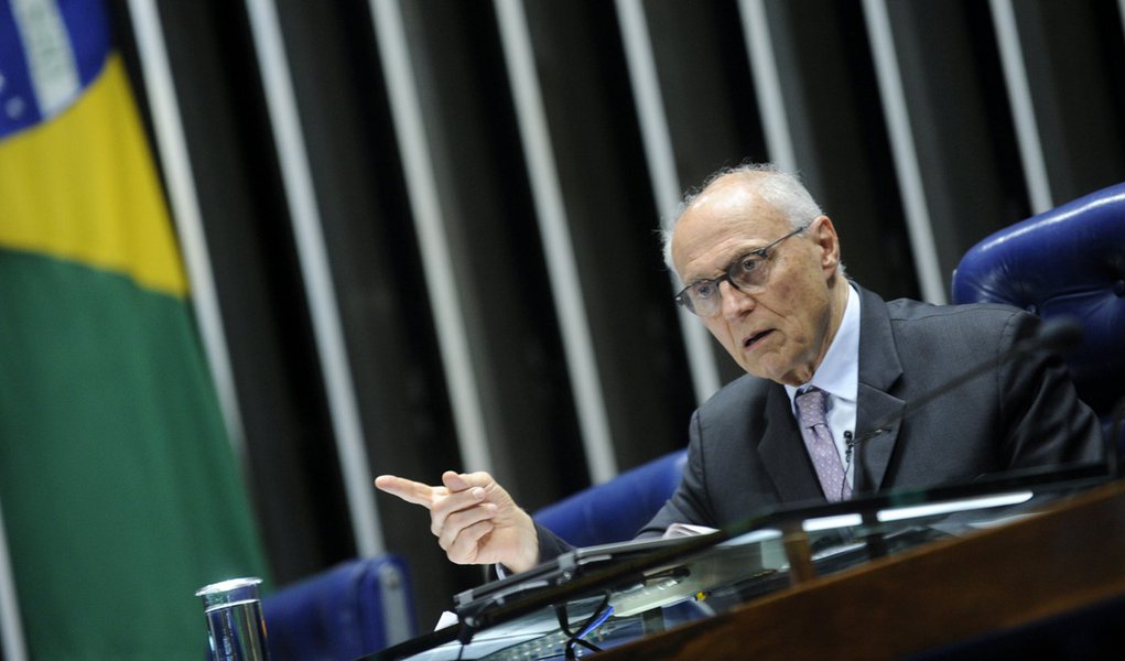 Plenário do Senado Federal durante sessão não deliberativa. À mesa, senador Eduardo Suplicy (PT-SP) preside sessão. Foto: Marcos Oliveira/Agência Senado