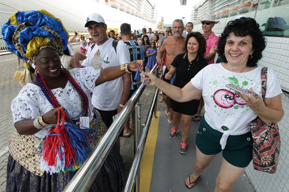 Turismo � aquecido com chegada de Transatl�nticos Foto: El�i Corr�a/GOVBA