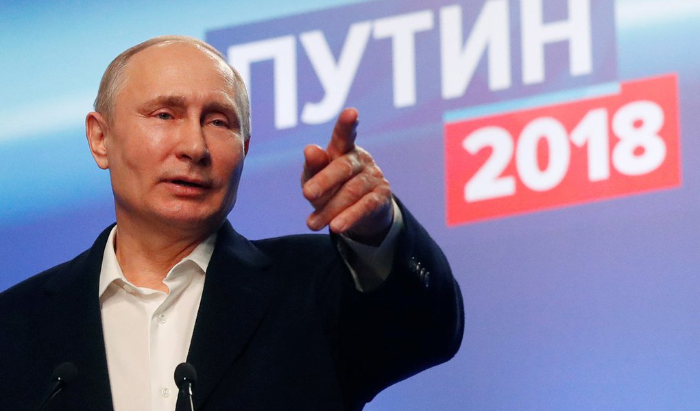 Presidente russo, Vladimir Putin, discursa em Moscou 18/03/2018 Sergei Chirkov/POOL via Reuters