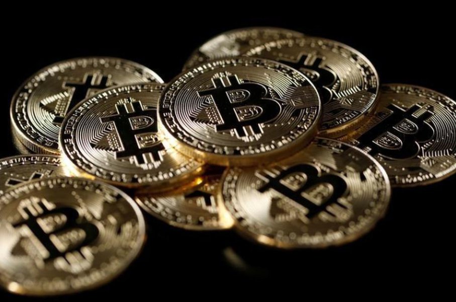 Ilustraçções da moeda virtual bitcoin 8/12/2017 REUTERS/Benoit Tessier/Illustration