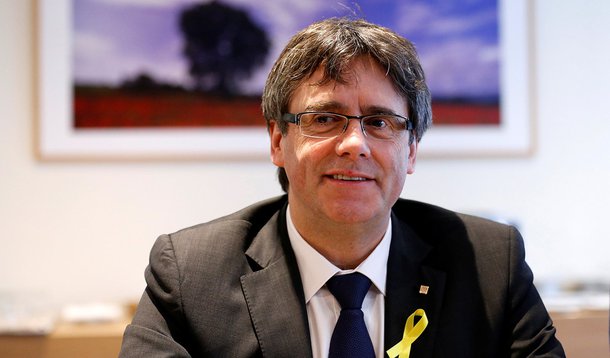 Líder deposto da Catalunha, Carles Puigdemont, durante reunião do partido Juntos pela Catalunha, em Bruxelas 12/01/2018 REUTERS/Francois Lenoir