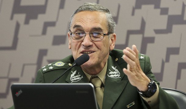 Brasília - O comandante do Exército, general Eduardo Dias da Costa Villas Boas, durante audiência pública na Comissão de Relações Exteriores e Defesa Nacional, do Senado (Marcelo Camargo/Agência Brasil)