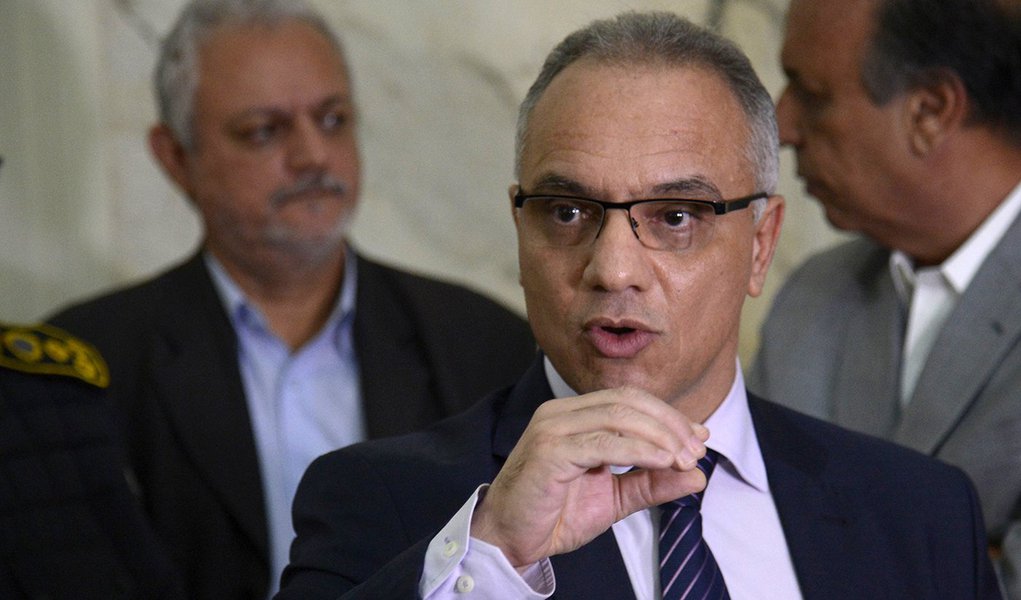 Rio de Janeiro - O secretário de segurança, Roberto Sá durante reunião sobre plano de segurança integrado para o estado, no Palácio Guanabara (Tomaz Silva/Agência Brasil)