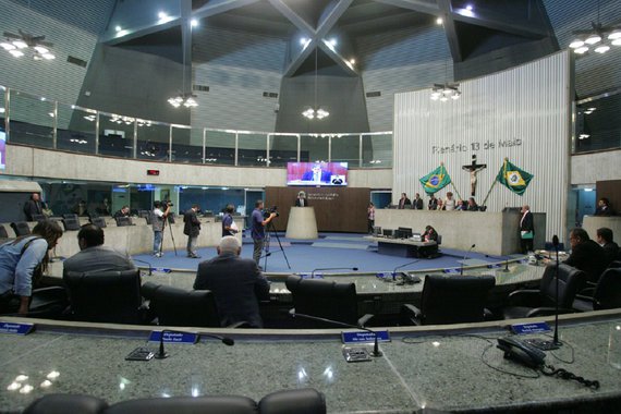 fortaleza, 19 de dezembro de 2014- sessao ordinaria da assembleia legislativa do estado do ceara. plenario 13 de maio. deputado estadual e presidnete desta casa zizinho albuquerque, pros.