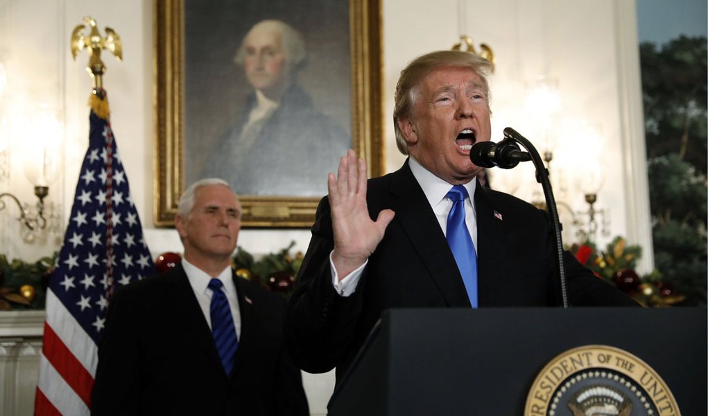 Trump faz discurso na Casa Branca 6/12/2017 REUTERS/Kevin Lamarque