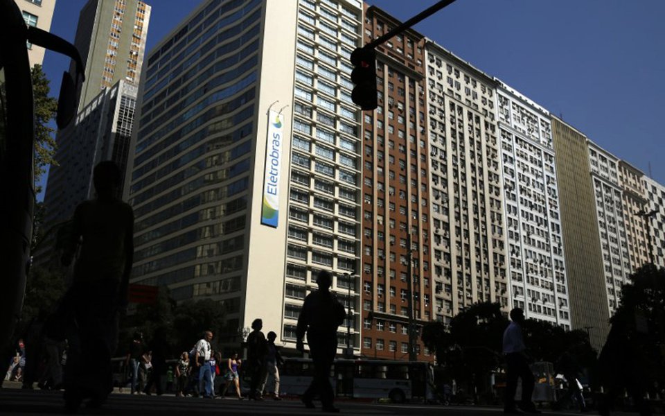 Edifício da Eletrobras no centro do Rio de Janeiro 20/08/2014 REUTERS/Pilar Olivares