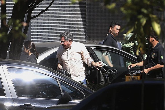 Brasília - O ex- vice governador do DF, Tadeu Filippelli, chega a superintendência da Polícia Federal preso na Operação Panatenaico (José Cruz/Agência Brasil)