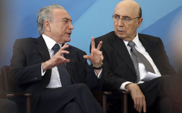 Bras�lia - O presidente Temer e o ministro da Fazenda, Henrique Meirelles participam do lan�amento do Programa BNDES Giro, que visa simplificar pela internet, a concess�o de cr�dito (Antonio Cruz/Ag�ncia Brasil)