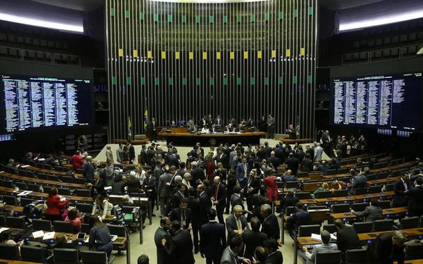 Câmara fecha acordo para votar distritão misto e fundo de financiamento de campanhas 02/08/2017 REUTERS/Adriano Machado