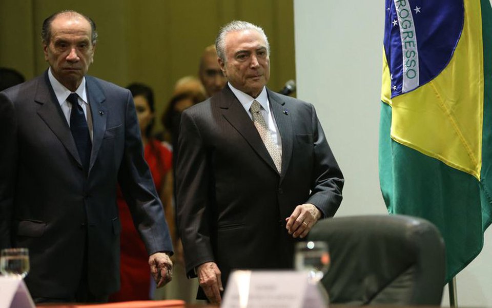 Bras�lia - O ministro das Rela��es Exteriores, Aloysio Nunes Ferreira, e o presidente Michel Temer participam das comemora��es do Dia do Diplomata, no Pal�cio Itamaraty (Antonio Cruz/Ag�ncia Brasil)