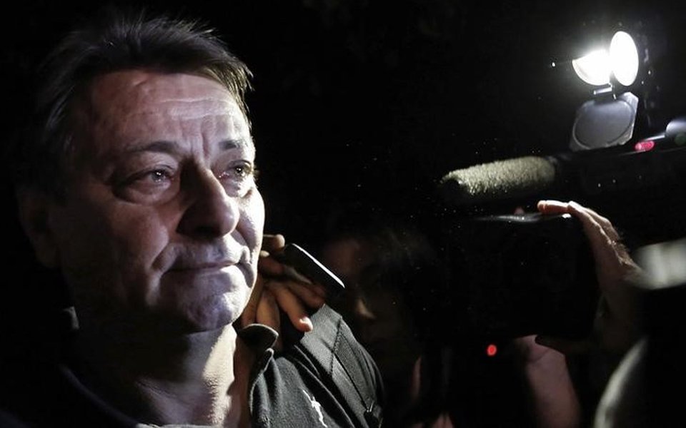 Italiano Cesare Battisti deixa sede da Polícia Federal em São Paulo em 2015 13/03/2015 REUTERS/Nacho Doce