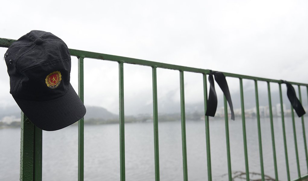 17/08/2017- Rio de Janeiro- RJ, Brasil- ONG Rio de Paz coloca 133 fitas pretas em referência aos 97 policiais militares assassinados e às 36 crianças vítimas de balas perdidas na capital fluminense Foto: Tomaz Silva/Agência Brasil