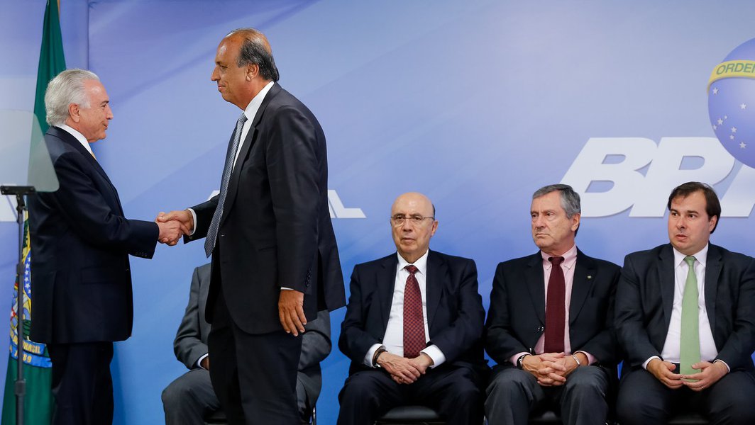 (Brasília - DF, 16/02/2018) Assinatura de Decreto de Intervenção Federal no estado do Rio de Janeiro, com o objetivo de por termo ao grave comprometimento da ordem pública