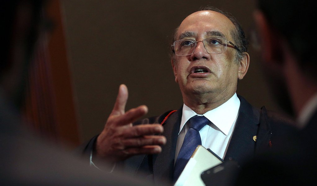 24/08/2017- Brasília- DF, Brasil- O presidente do Tribunal Superior Eleitoral (TSE), Gilmar Mendes, participa da sessão plenária, para julgamento de diversos processos. Foto: José Cruz/Agência Brasil