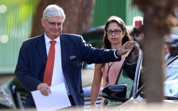 Rodrigo Janot chega para sessão do STF 14/9/2017 REUTERS/Adriano Machado