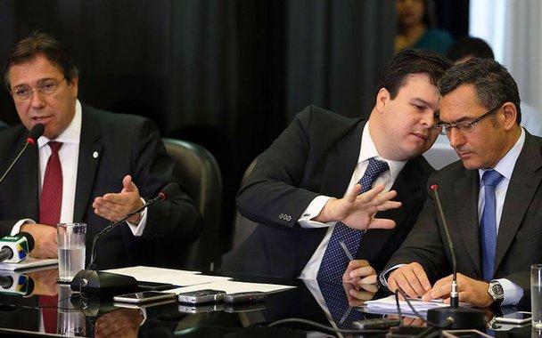 Bras�lia - O ministro de Minas e Energia, Fernando Bezerra Coelho Filho, e o presidente da Eletrobras, Wilson Ferreira Junior, concedem entrevista coletiva sobre a proposta de desestatiza��o da Eletrobras (Jos� Cruz/Ag�ncia Brasil)