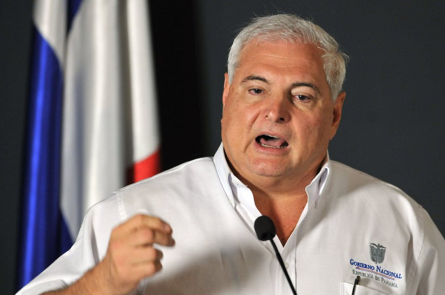 PAN02. CIUDAD DE PANAM� (PANAM�), 25/03/2010.- El presidente paname�o, Ricardo Martinelli, habla durante una rueda de prensa hoy, jueves 25 de marzo de 2010, en Ciudad de Panam�. 