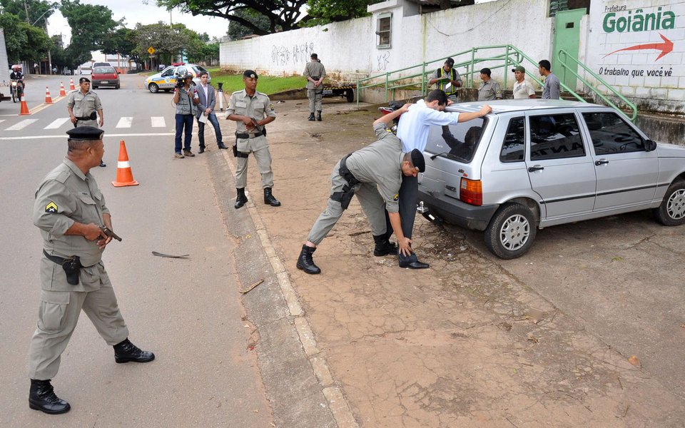 Abordagem Policial fotos Eduardo Ferreira