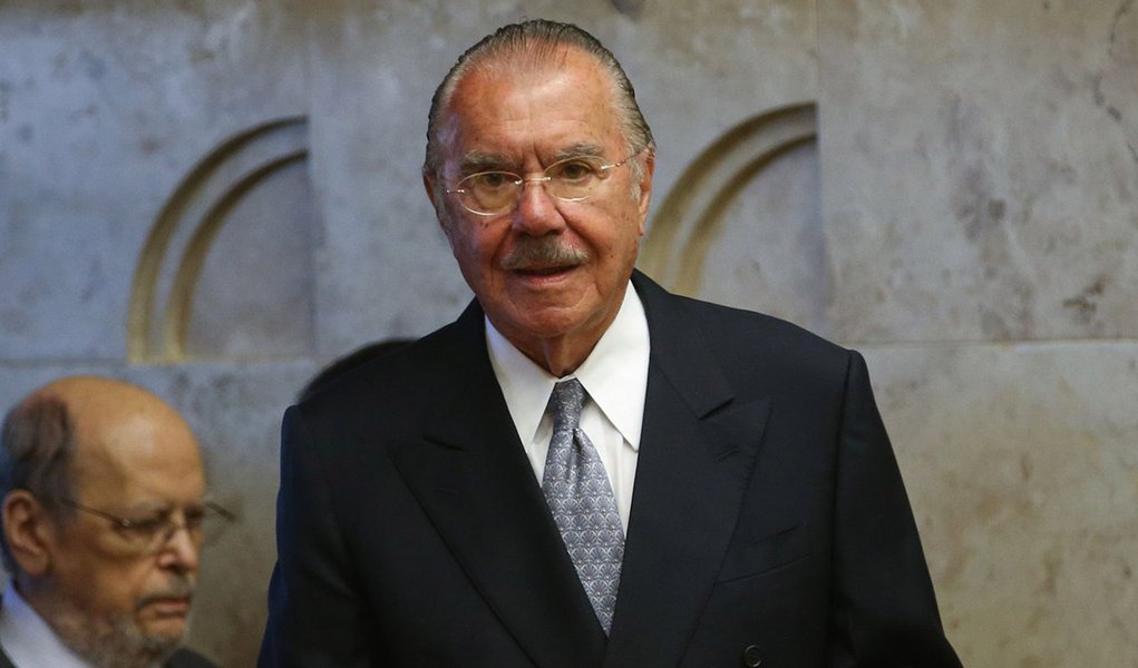 Brasília - O ex-presidente José Sarney na cerimônia de posse da nova presidente do Supremo Tribunal Federal (STF), ministra Cármen Lúcia (Wilson Dias/Agência Brasil)