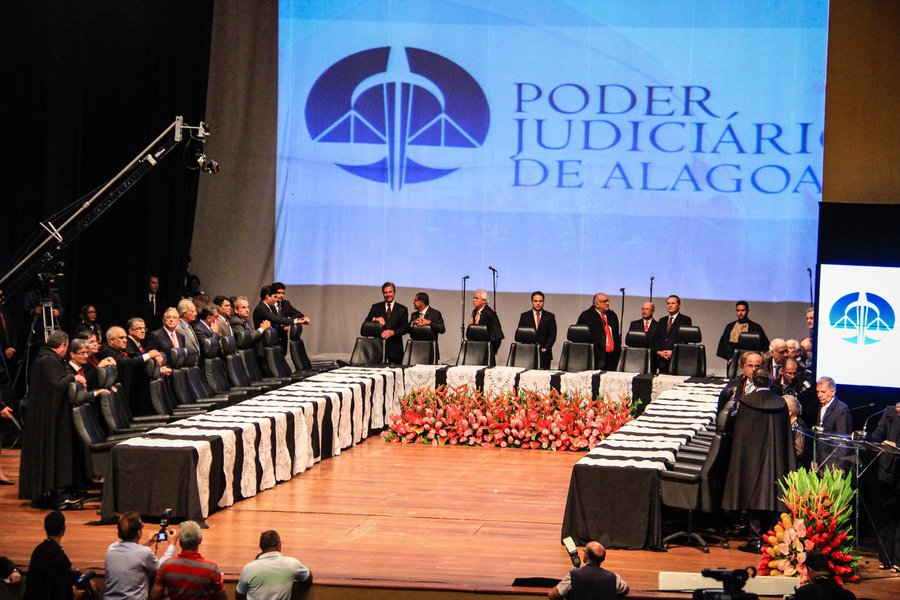 Rui participa da posse do novo presidente do Tribunal de Justiça de Alagoas, Washington Luis Damasceno Freitas. Foto: Pei Fon/ Secom Maceió