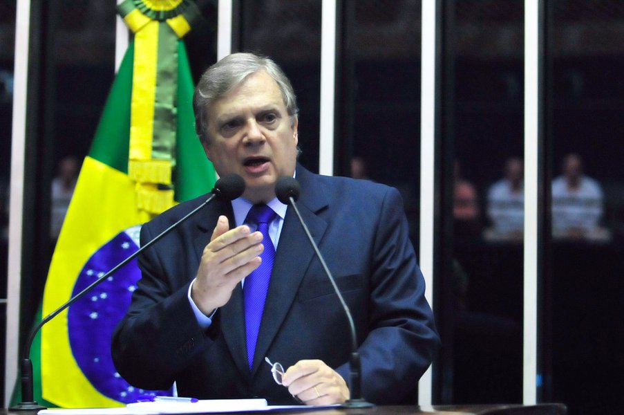 Em pronunciamento na tribuna do Senado, senador Tasso Jereissati (PSDB-CE).