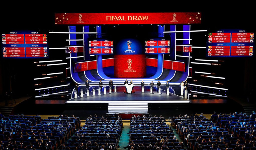 Soccer Football - 2018 FIFA World Cup Draw - State Kremlin Palace, Moscow, Russia - December 1, 2017 General view during the draw REUTERS/Kai Pfaffenbach