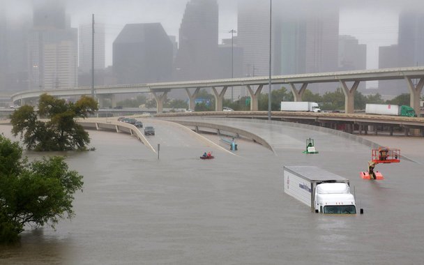Ruas alagadas pela tempestade tropical Harvey em Houston, nos Estados Unidos REUTERS/Richard Carson
