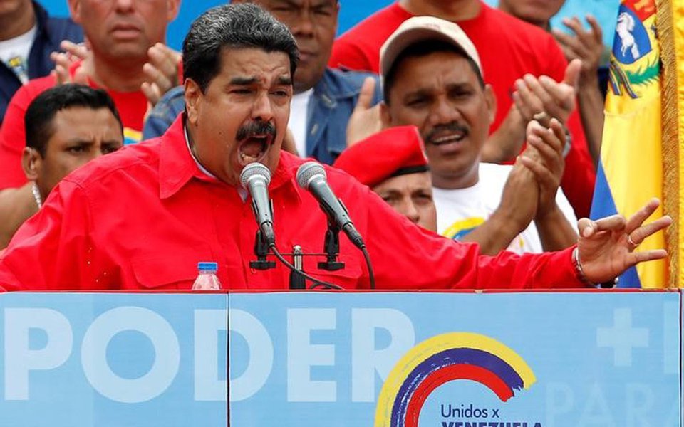 Presidente da Venezuela, Nicolás Maduro, discursa em evento de campanha em Caracas 27/07/2017 REUTERS/Carlos Garcias Rawlins