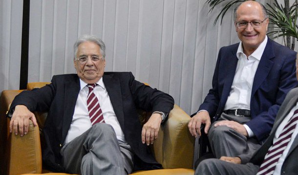 Brasília - O presidente nacional do PSDB, senador Aécio Neves, o ex-presidente da Fernando Henrique Cardoso, e governadores tucanos em reunião na sede da Executiva Nacional do PSDB (Valter Campanato/Agência Brasil)