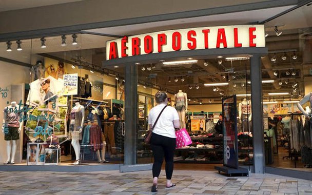 A customer enters an Aeropostale store in Broomfield, Colorado, United States May 14, 2015. REUTERS/Rick Wilking