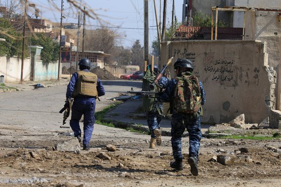 Tropas do Iraque combatem extremistas do Estado islâmico em Mosul