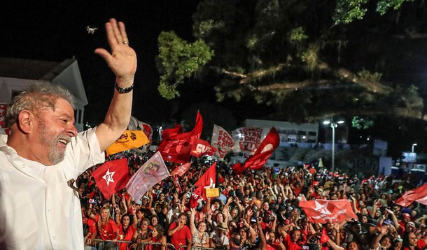 07/12/2017- Rio de Janeiro- Lula participa de ato na praça central de Maricá (RJ). Foto: Ricardo Stuckert