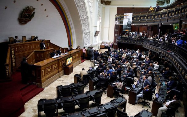 Deputados da Assembleia Nacional da Venezuela durante sessão em Caracas 18/07/2017 REUTERS/Carlos Garcia Rawlins