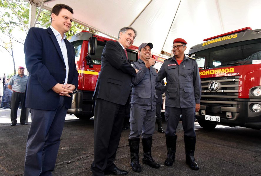 Governador Fernando pimentel faz entrega de caminhões Alto Bombas e salvamento do Corpo de Bombeiros. 21-07-2017- Palácio da Liberdade. Foto: Manoel Marques/imprensa-MG