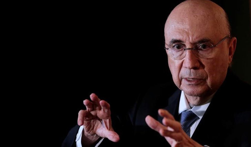 Ministro da Fazenda, Henrique Meirelles, fala durante fórum em São Paulo 27/11/2017 REUTERS/Leonardo Benassatto