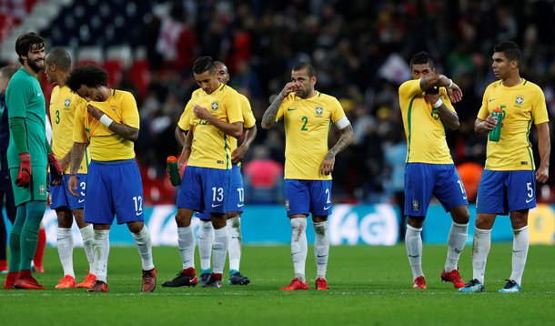 Jogadores da seleção brasileira após amistoso contra a Inglaterra, em Wembley 14/11/2017 Action Images via Reuters/John Sibley