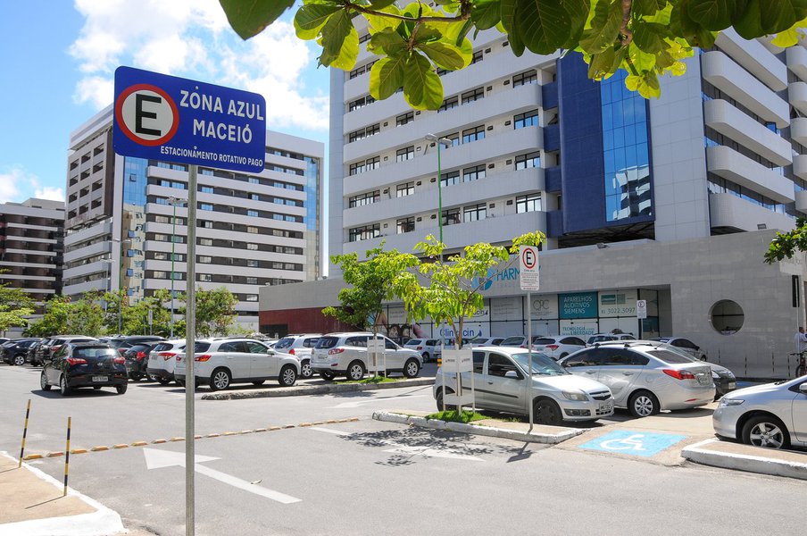 Zona Azul - Harmony Trade Center no Stela Maris Foto:Marco Antônio/Secom Maceió