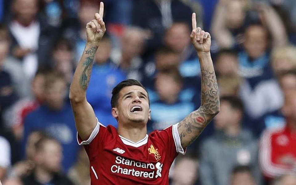Philippe Coutinho, do Liverpool, celebra gol em partida contra Middlesbrough 21/05/2017 REUTERS/Phil Noble