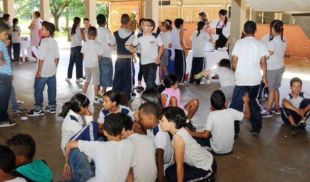 Volta �s Aulas na rede estadual de ensino. Cr�dito: Osvaldo Afonso/Imprensa MG Data: 06-02-2012 Local: Escola Estadual Leon Renault