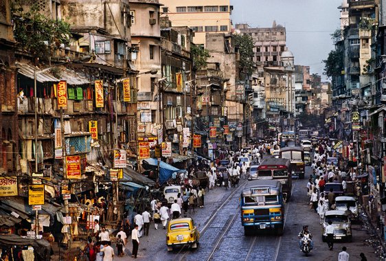 00084_15, Calcutta, India, 1996, INDIA-10491NF2. A busy street scene in Calcutta, India. Book_The Unguarded Moment retouched_Sonny Fabbri