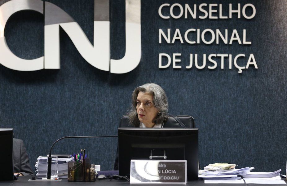  A ministra Cármen Lúcia comanda a primeira reunião do Conselho Nacional de Justiça (CNJ) 