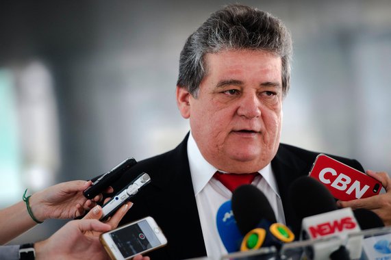Brasília - O deputado Sílvio Costa, vice-líder do governo na Câmara, fala à imprensa no Palácio do Planalto (Marcelo Camargo/Agência Brasil)