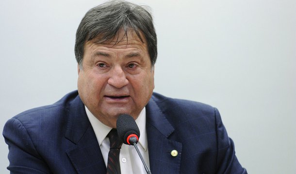 CÉSAR HALUM
