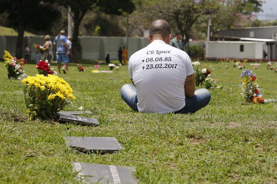 02/11/2017- Rio de Janeiro - Dia de Finados no Jardim da Saudade, onde a Banda Sinfônica da PMRJ e missa celebrada pelo cardeal arcebispo Dom Orani Tempesta homenageam policiais mortos neste ano Foto: Fernando Frazão/Agência Brasil