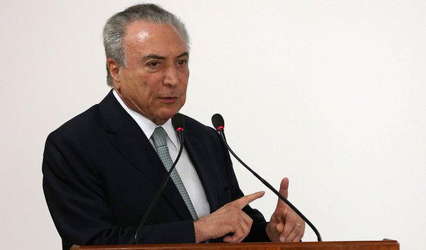 Brasilia - Presidente Michel Temer discursa na solenidade de assinatura de contrato de financiamento com o município do Rio de Janeiro (Valter Campanato/Agência Brasil)