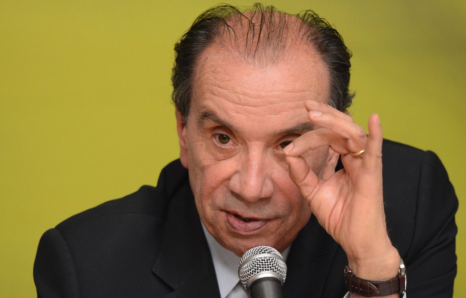 Senador e ministro das Relações Exteriores, Aloysio Nunes (PSDB)