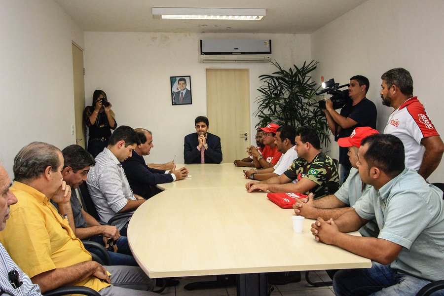 Rui Palmeira se reúne com Sindicatos dos Rodoviários. Foto: Pei Fon/ Secom Maceió