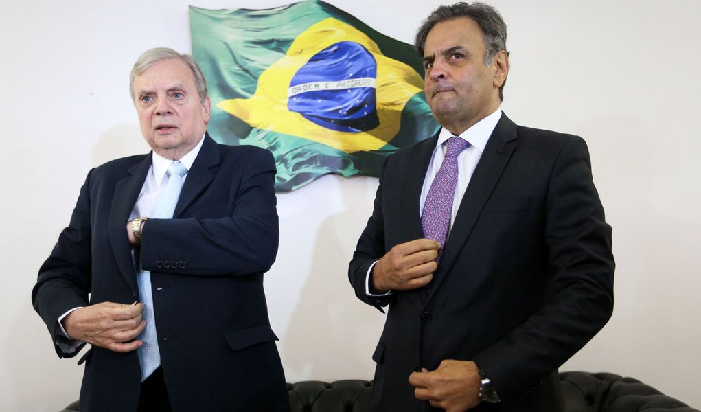 03/08/2017- Brasília- DF, Brasil- O presidente licenciado do PSDB, senador Aécio Neves, anuncia que o senador Tasso Jereissati permanecerá na presidência interina do PSDB Foto: Marcelo Camargo/Agência Brasil