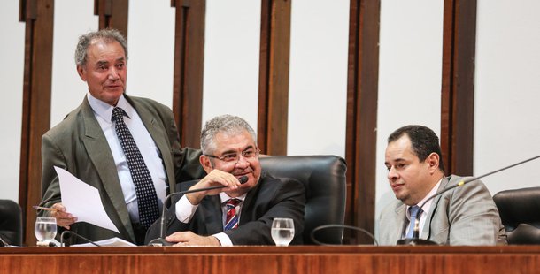 Sessão Ordinária Em Sessão ordinária na tarde desta terça-feira (04) foi aprovado o Prêmio por Desempenho Policial - PDP e o projeto de resolução 2.486/2017. Foto: Vaner Casaes / ALBA Data: 21/03/2017