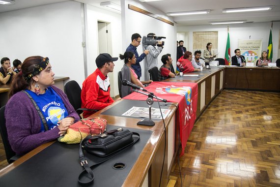 Pessoas em situação de rua e movimentos participam da Audiência Pública - O Impacto da implementação do Plano Nacional de Segurança Pública no Rio Grande do Sul, para falar sobre o extermínio da população de rua.. Foto: Maia Rubim/Sul21